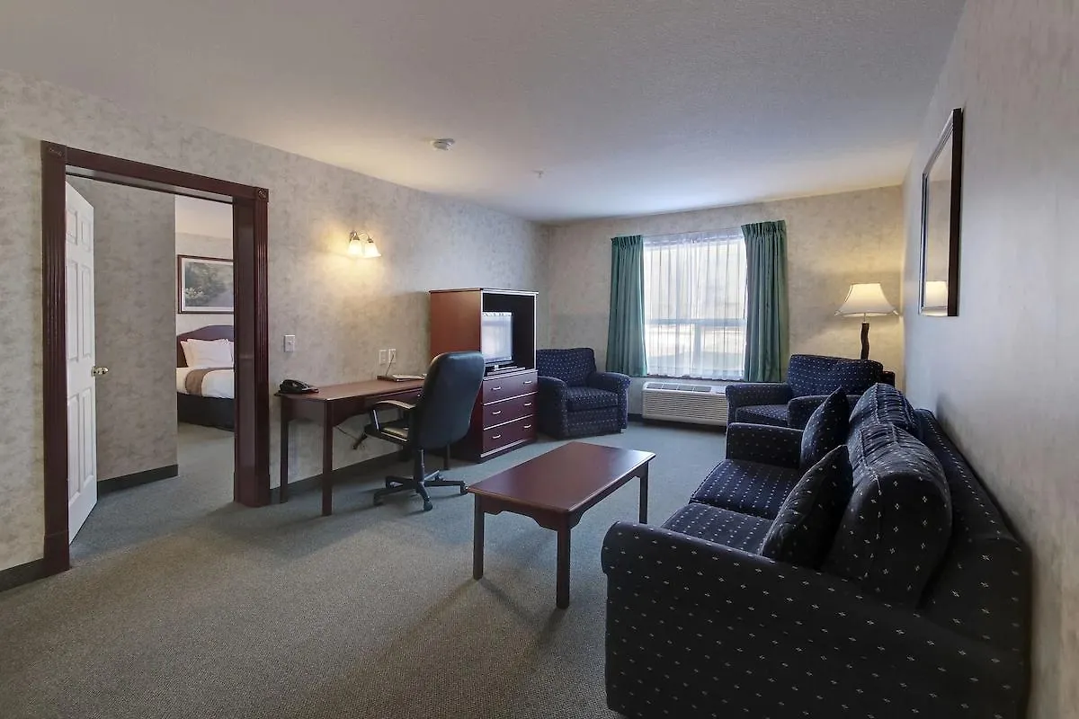 Ramada By Wyndham Nisku Edmonton Airport Hotel