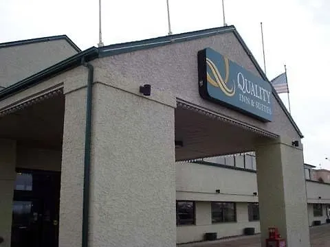 Ramada By Wyndham Nisku Edmonton Airport Hotel 3*,