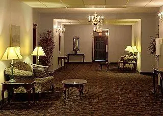Ramada By Wyndham Nisku Edmonton Airport Hotel