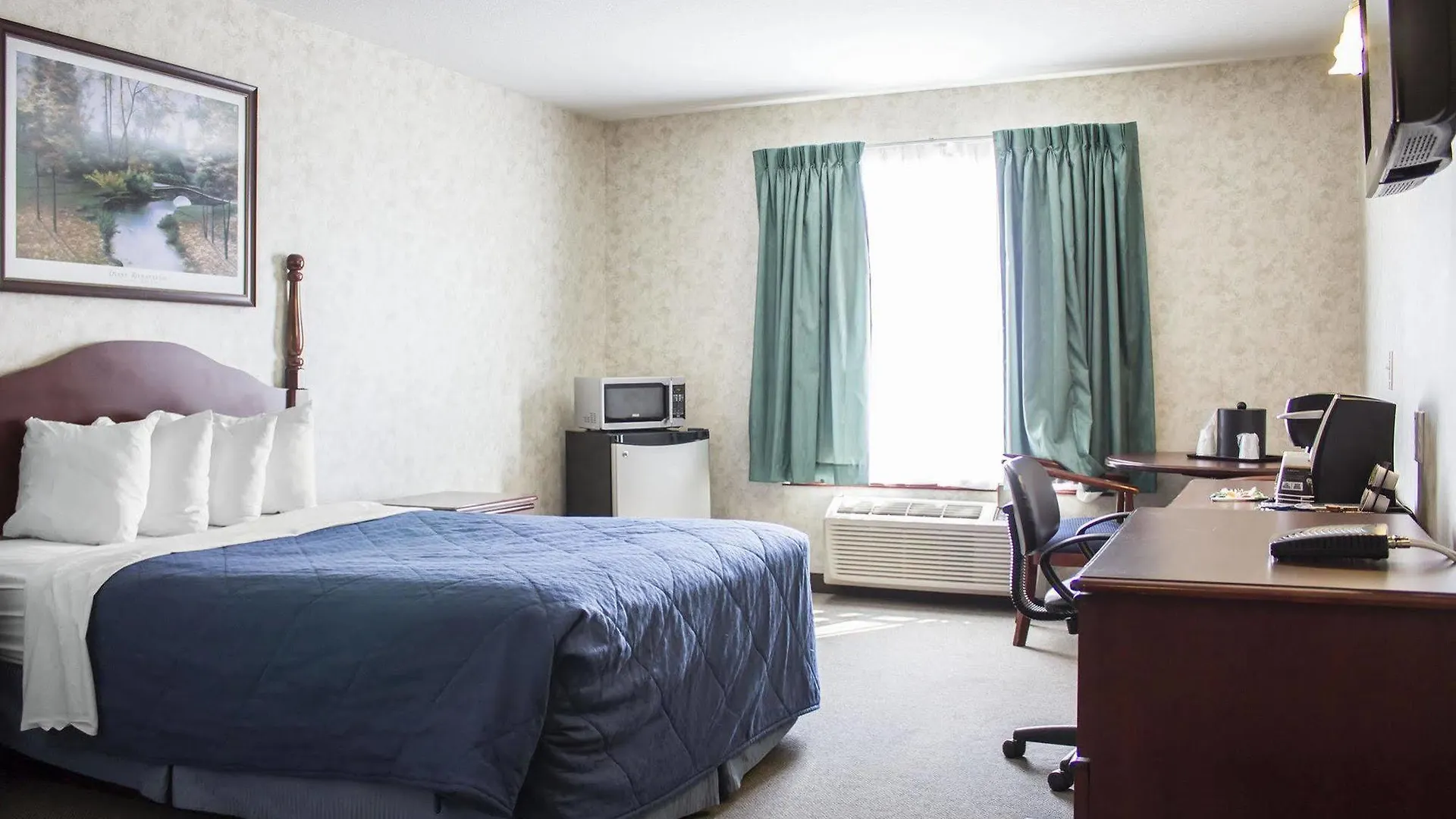 Ramada By Wyndham Nisku Edmonton Airport Hotel 3*,